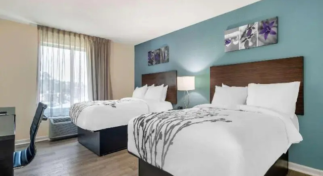 Четырёхместный номер Standard Sleep Inn & Suites Newport News City Center Area