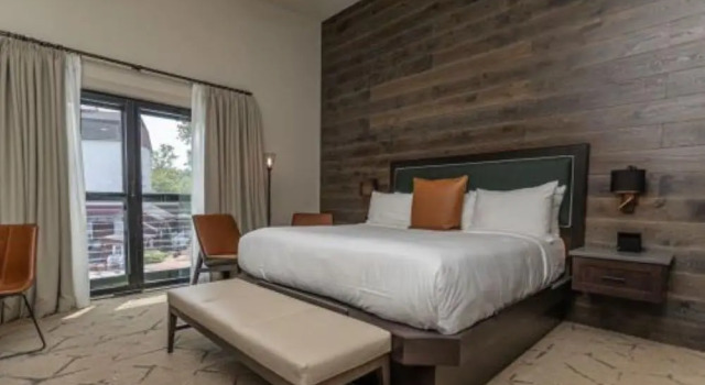 Номер Standard с балконом Ghost Light Inn