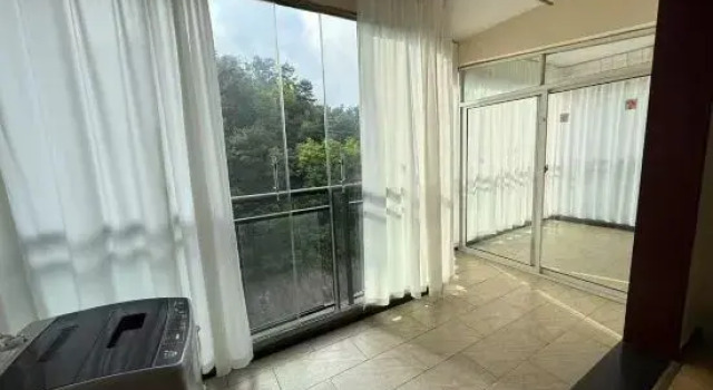 Люкс Business Lingzhen Homestay (Zunyi Bozhou Chaoyang Hospital Branch)