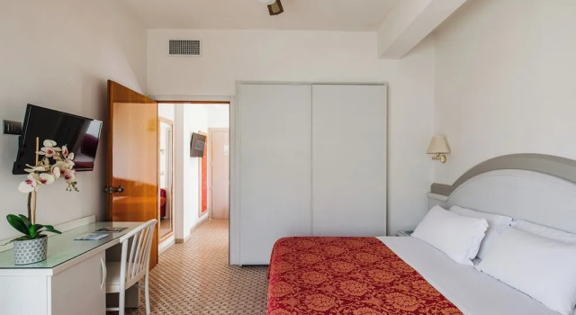 Номер Standard Hotel Caravelle