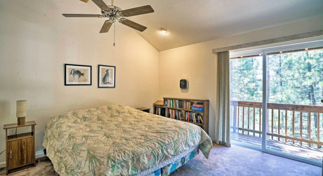 Коттедж 4 Mi to Heavenly: Home w/ Deck in South Lake Tahoe