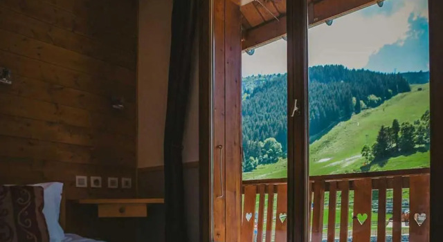 Семейный номер Standard с видом на горы Hôtel Les Grangettes