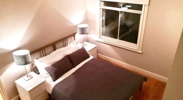 2 Bed Earls Court Hfs14, Забронировать Апартаменты/квартира Отели Большого Лондона с завтраком, Завтраки