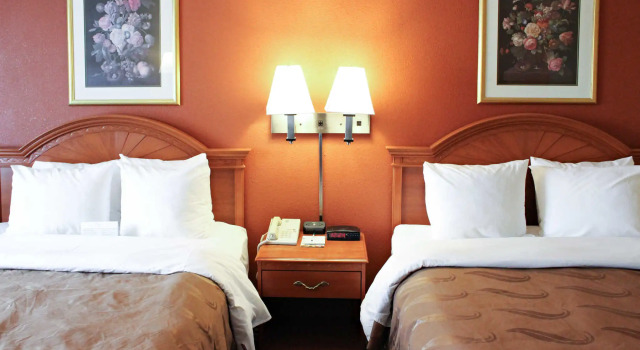 Четырёхместный номер Standard Quality Inn & Suites Cincinnati Sharonville