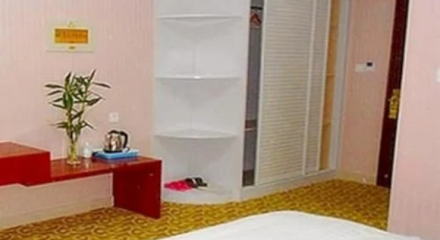 Jufeng Business Hotel