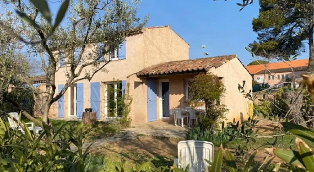 Коттедж с 2 комнатами Location climatisée, piscine, animaux acceptés, jardin clôturé, parking, provence , wifi
