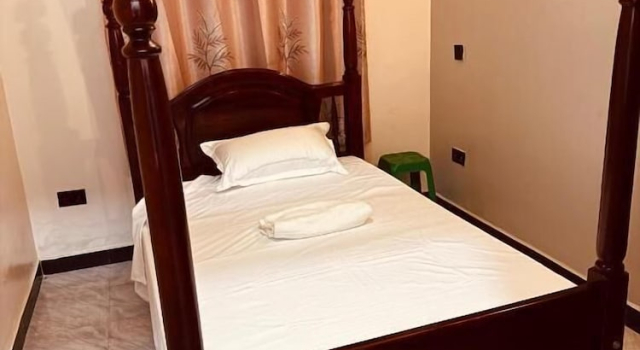 Pentagon Hotel, Buchen Sie Hotel Nationalparks Westuganda 