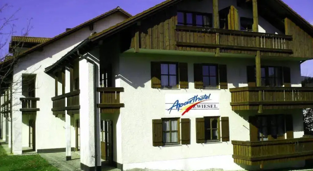 Aparthotel Zwiesel, Varaa Huoneistohotelli Hotellit Baijeri pysäköinnillä, Pysäköinti