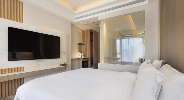Klasický Dvoulůžkový s manželskou postelí pokoj a výhledem na město Gamalan Star Hotel