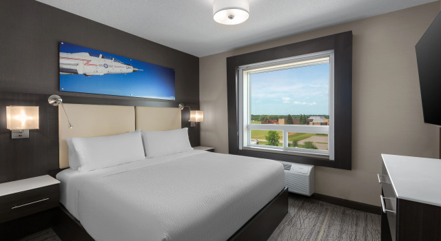 Holiday Inn Express & Suites Cold Lake by IHG, Book Hotel Hoteller i Cold Lake med pool, Swimmingpool
