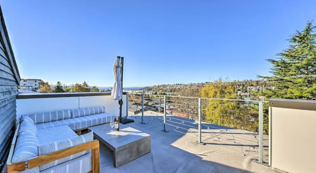 Апартаменты Sleek Seattle Home w/ Rooftop Patio & Views!