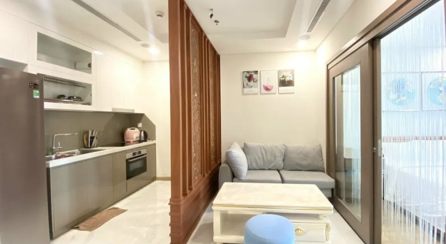 Двухместные апартаменты Luxury с балконом и с видом на город Landmark Plus - Vinhomes AirBnb