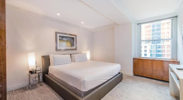 Люкс с 2 комнатами Lombardy Hotel