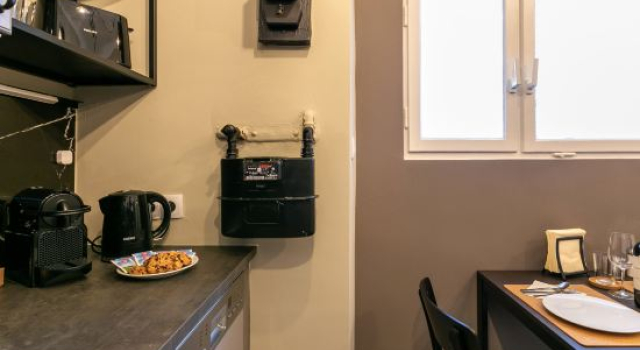 Апартаменты Quiet Apartment 6 min Walk to Metro - 4 Stops to Opera