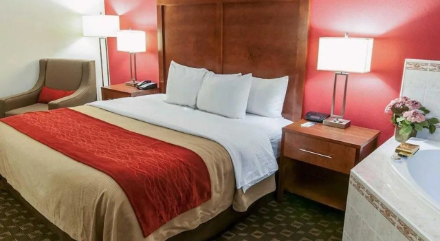 Quality Inn Easton, Book Hotel Hoteller i Easton med parkering, Parkering