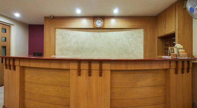 Hotel O Padmini Near Lakdikapool Metro Station, Rezerwuj Hotel Banjara Hills 