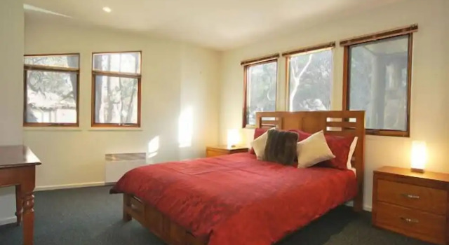Kimberley One, Book Hotel Dinner Plain 
