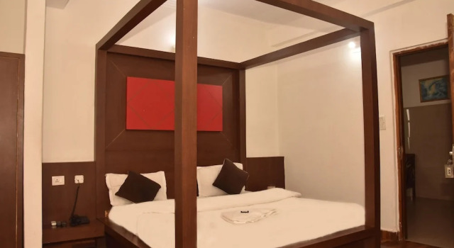 Номер Luxury Hotel Neelkanth Mahadev Hotel & Resorts