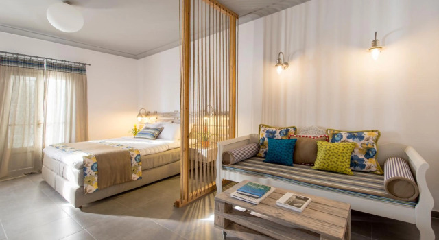 Calderas Dolphin Suites, Забронировать Отель Мегалохори Санторини, рядом с Винодельня Гавала