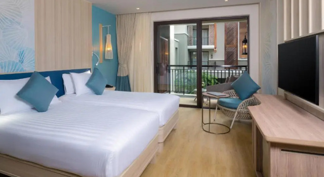 Двухместный номер Deluxe Beach Wing с видом на бассейн Отель Mercure Samui Chaweng Tana
