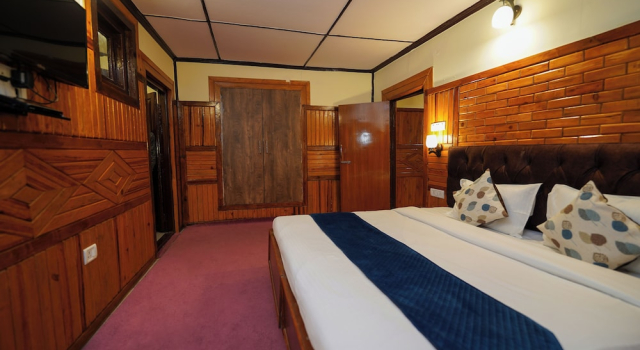 Коттедж Hotel Silverton (180 lake view)