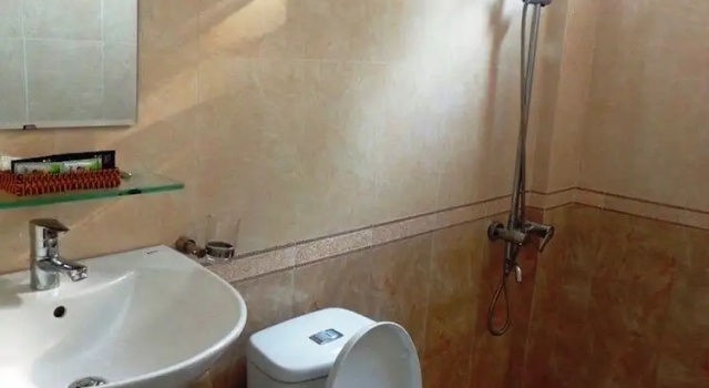 Четырёхместный семейный номер Standard Thi Long Phụng Hotel