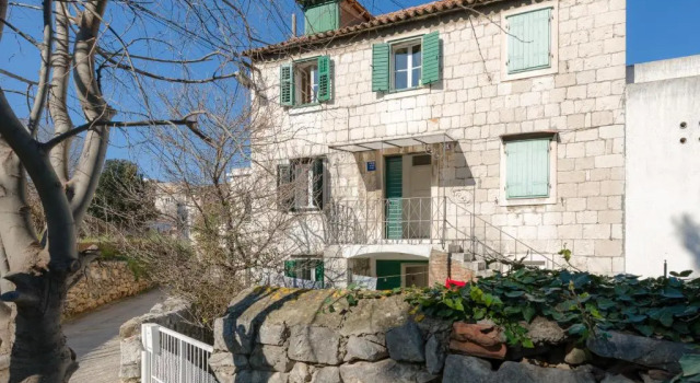 Bepa Guest House, Prenota Hotel Splitska 