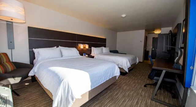 Четырёхместный номер Standard Holiday Inn Express & Suites Colorado Springs AFA Northgate by IHG