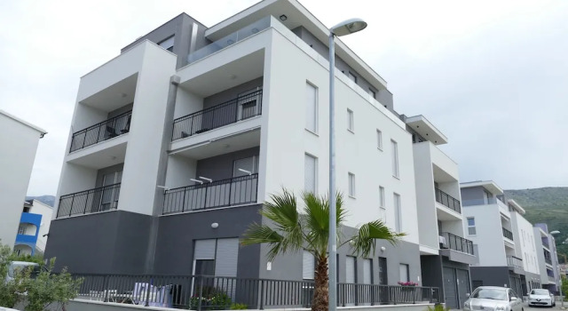 Apartment Luxanni 2, Rezerwuj Apartament Hotele w Strožanac z parkingiem, Parking