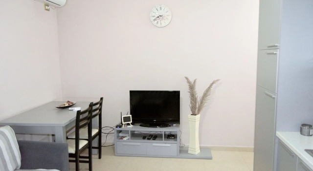 Lovely 1- Bedroom Apartm, Huge Balcony, Lovely View, Забронировать Апартаменты/квартира Апартаменты области Тираны, Апартаменты/квартира