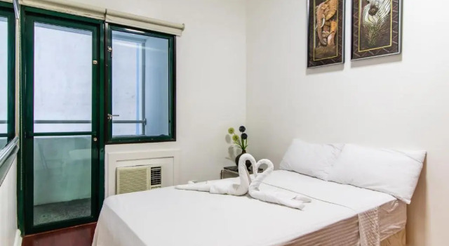 High End Big 2BR in Salcedo Village