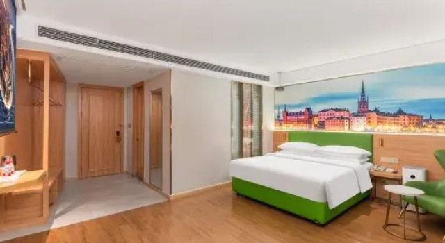 Люкс Deluxe Vienna 3 Best Hotel  (Shanghai Xinsiping Road Port Trade City Branch)