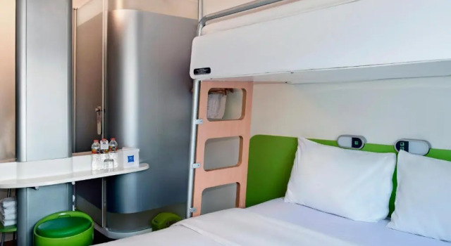 Standard quadruple chambre Ibis Budget Semarang Tendean