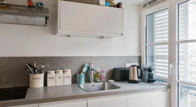 Calm and atypical studio close to Quartier Latin in Paris - Welkeys, Забронировать Отель Париж Иль-де-Франс, рядом с Orangery