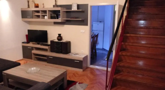 Apartment In Centre for 7, Prenota Appartamento Splitska 
