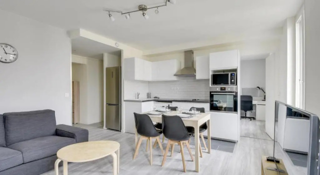 Апартаменты Chic and spacious apart with parking