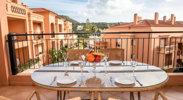 Апартаменты Stunning 2 Bedroom Apartment 500m to Luz Beach