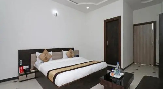 Shree Krishna Hotels and Resorts, Забронировать Отель Отели Матхура с завтраком, Завтраки