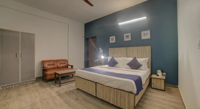 SilverKey Executive Stays 30271 Shoprix mall Sector 61, Забронировать Отель Нойда штат Уттар-Прадеш