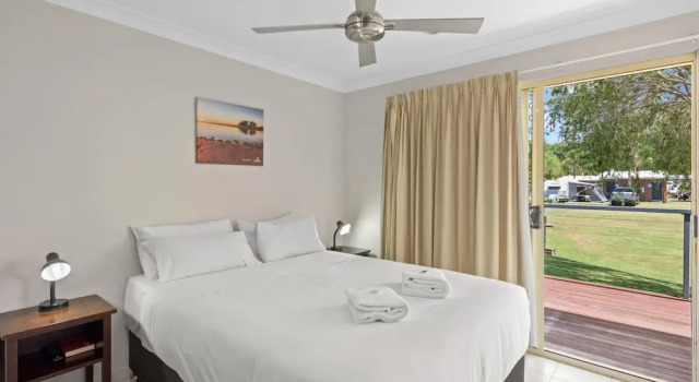 Номер Deluxe c 1 комнатой с балконом Discovery Parks - Fraser Street, Hervey Bay