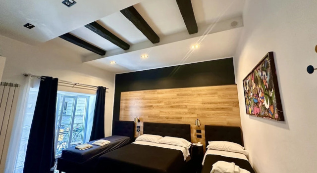 Четырёхместный номер Deluxe Elegance Rooms Spaccanapoli
