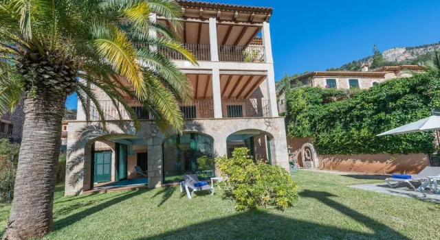 Вилла Circe in Fornalutx With 4 Bedrooms and 4 Bathrooms