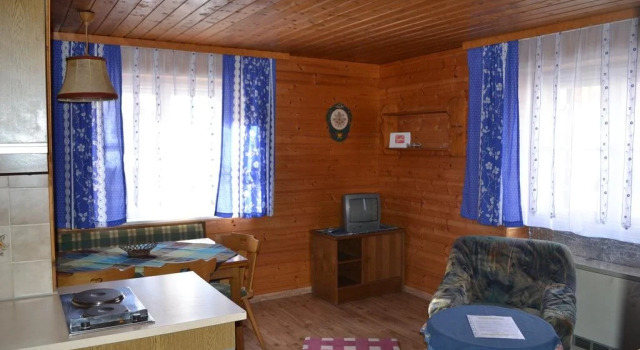 Appartementhaus Anny, Rezerwuj Hotel Hotele w Tyrol z parkingiem, Parking