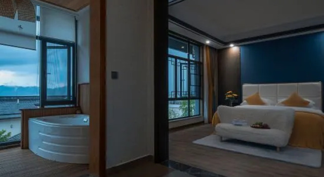 Семейный люкс Tengchong Qianxun Wenquan Courtyard Homestay