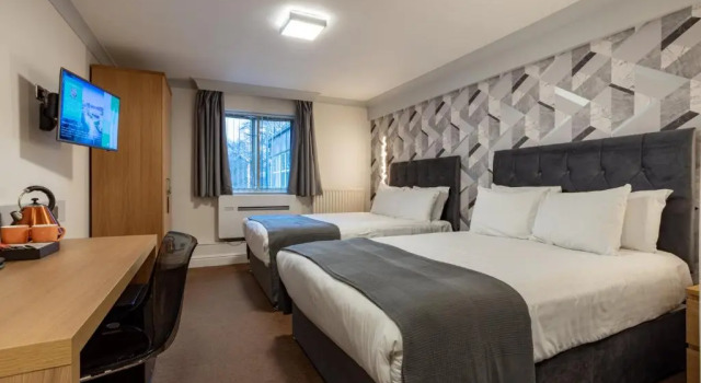 Четырёхместный номер Superior Weetwood Hall Estate