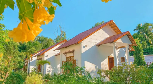 Бунгало с видом на сад Wings Bungalow