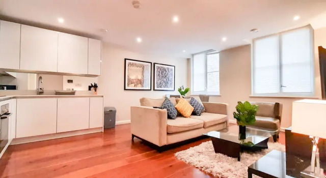Remarkable 1-bed Apartment in Chancery Lane, Забронировать Апартаменты/квартира Отели Лондона с парковкой, рядом с Госпиталь Святого Варфоломея, Парковка