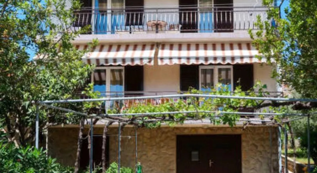 Kraljic (KRK215), Prenota Hotel Hotel a Isole Quarnerine con parcheggio, Parcheggio