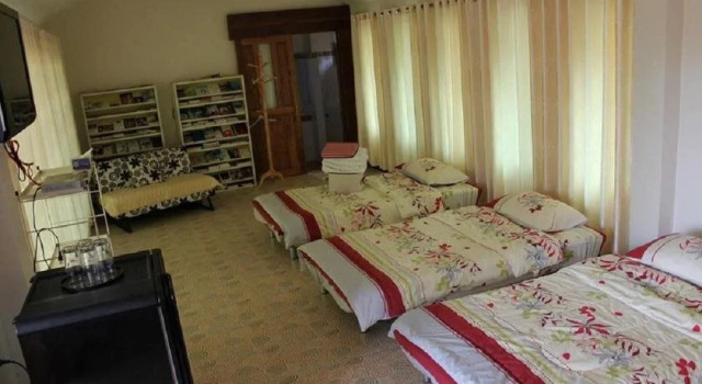 Uttaradit Baan Rimnam, Забронировать Отель  