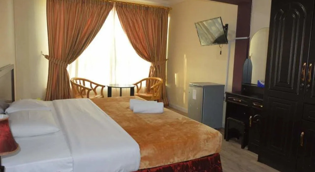 Dana Al Buhairah Hotel Llc by OYO Rooms, Забронировать Отель Шарджа Эмират Шарджа, рядом с Пляж Шарджа